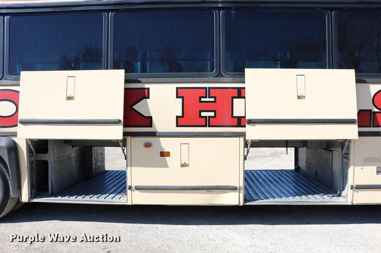 image for item DB6577 1991 MCI 102-C3 coach bus