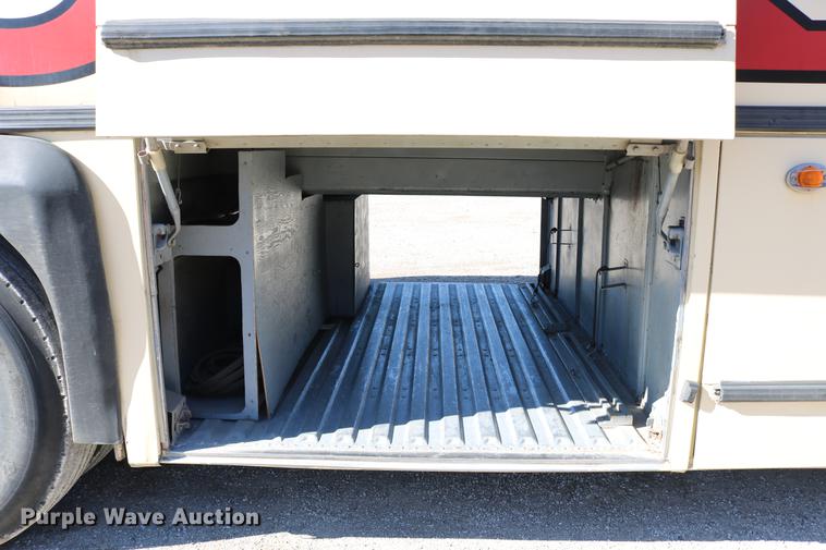 image for item DB6577 1991 MCI 102-C3 coach bus