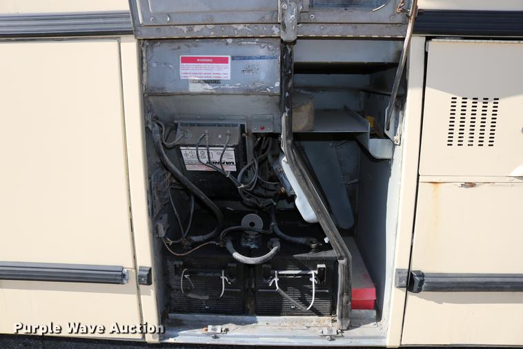 image for item DB6577 1991 MCI 102-C3 coach bus