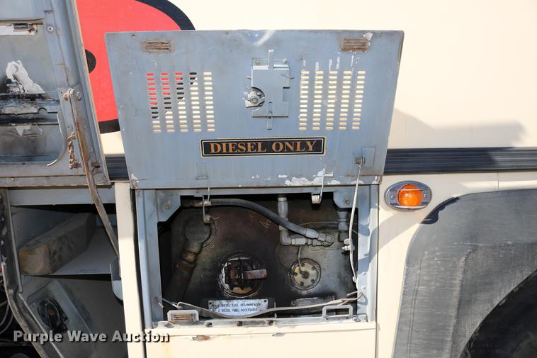 image for item DB6577 1991 MCI 102-C3 coach bus