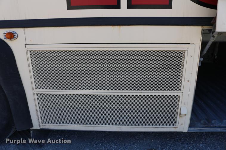 image for item DB6577 1991 MCI 102-C3 coach bus