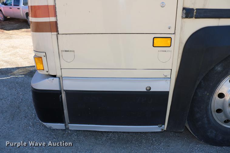 image for item DB6577 1991 MCI 102-C3 coach bus