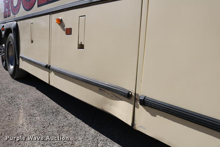 image for item DB6577 1991 MCI 102-C3 coach bus