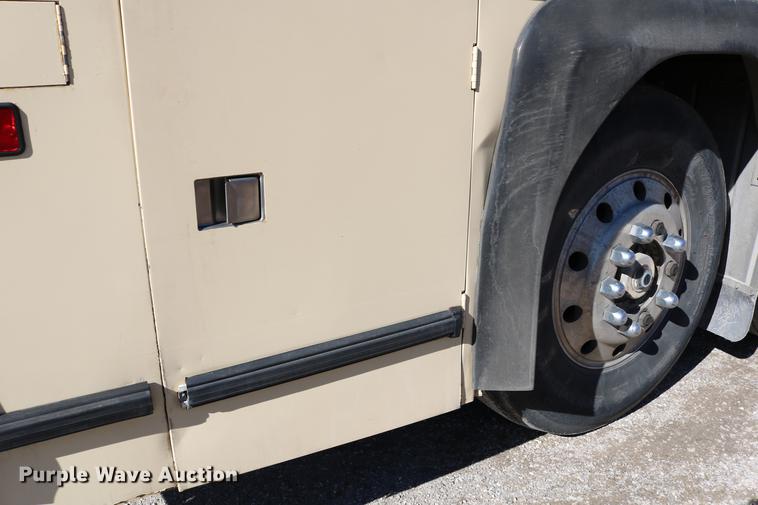 image for item DB6577 1991 MCI 102-C3 coach bus