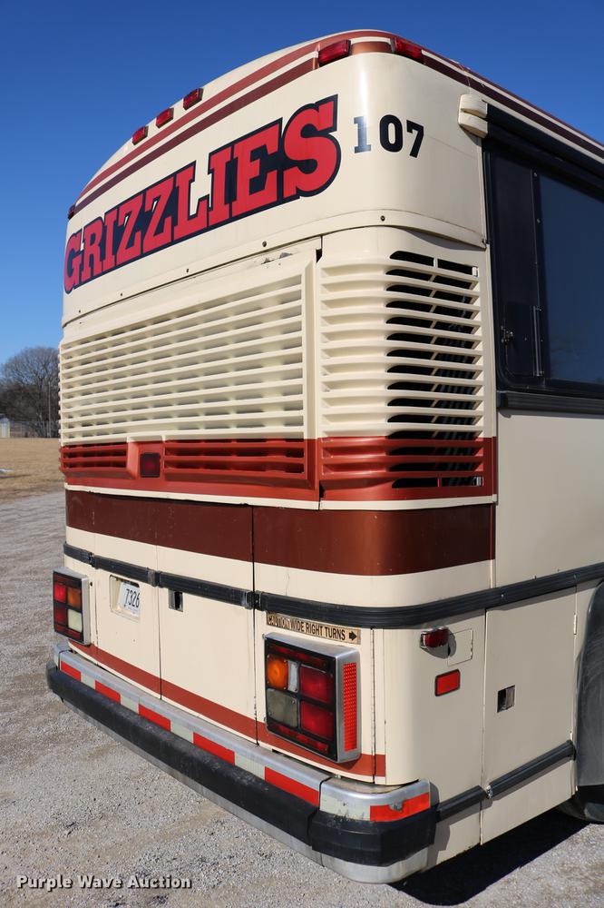 image for item DB6577 1991 MCI 102-C3 coach bus