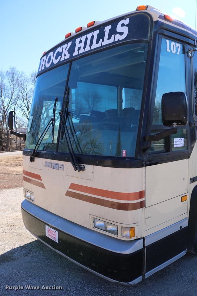 image for item DB6577 1991 MCI 102-C3 coach bus