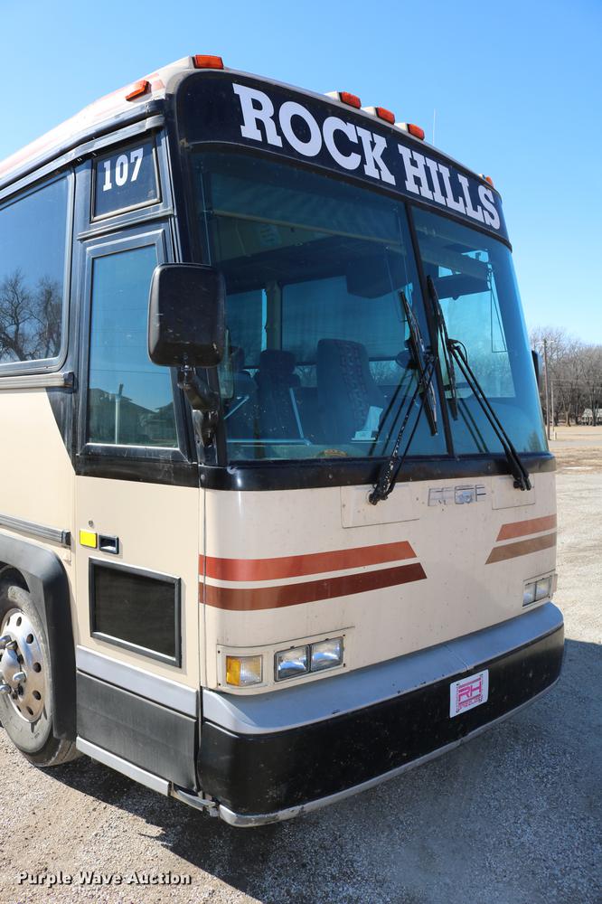 image for item DB6577 1991 MCI 102-C3 coach bus