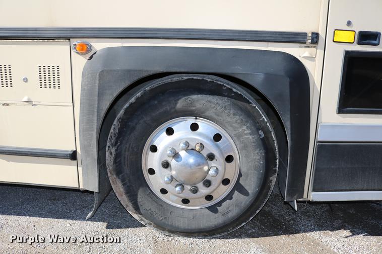 image for item DB6577 1991 MCI 102-C3 coach bus