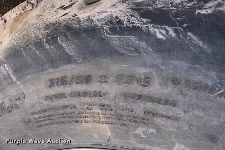 image for item DB6577 1991 MCI 102-C3 coach bus