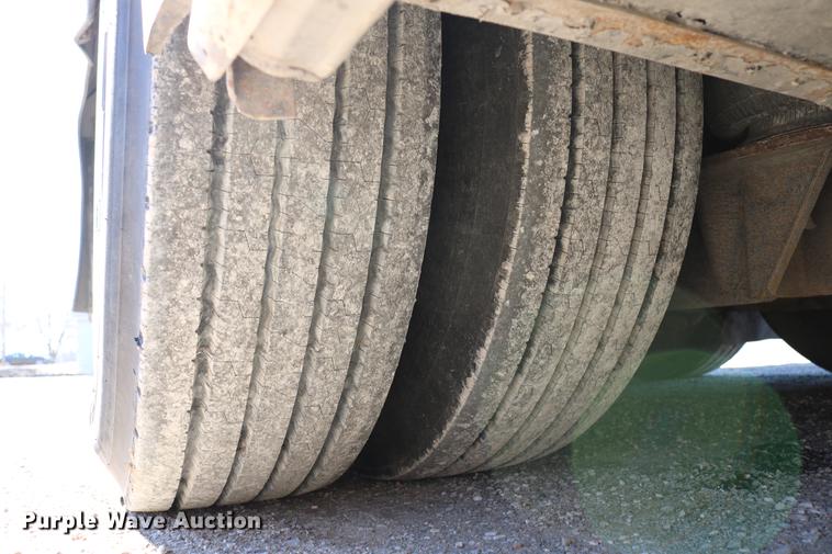 image for item DB6577 1991 MCI 102-C3 coach bus