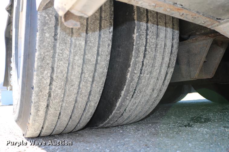 image for item DB6577 1991 MCI 102-C3 coach bus