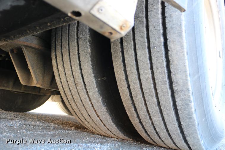 image for item DB6577 1991 MCI 102-C3 coach bus