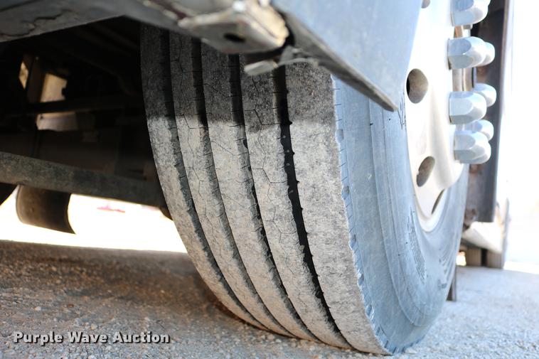 image for item DB6577 1991 MCI 102-C3 coach bus