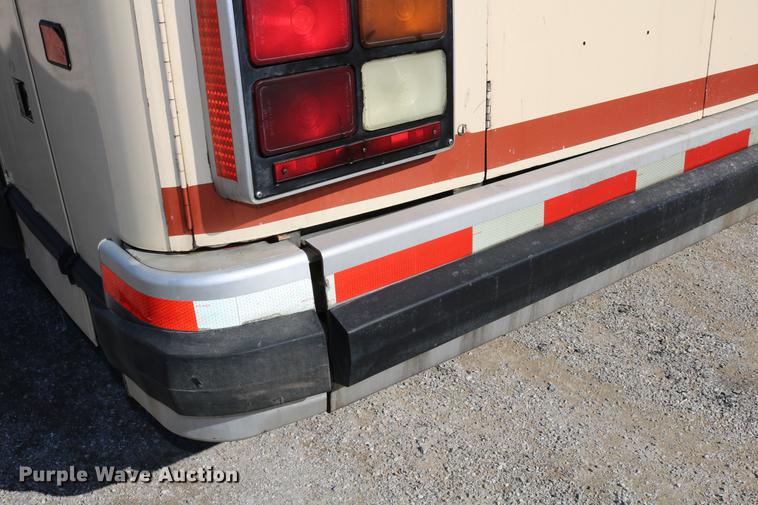 image for item DB6577 1991 MCI 102-C3 coach bus