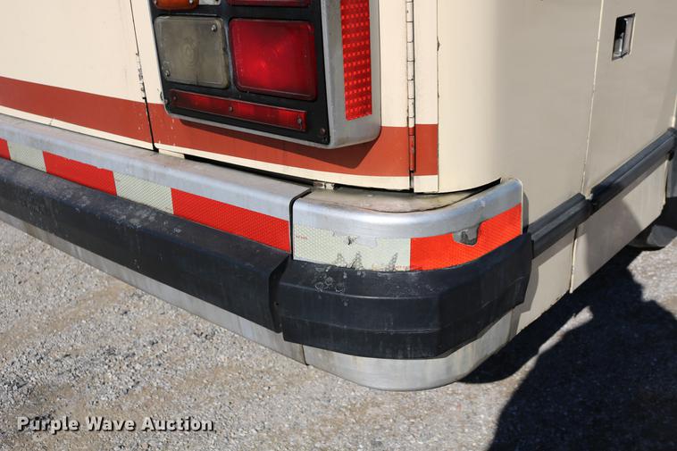 image for item DB6577 1991 MCI 102-C3 coach bus