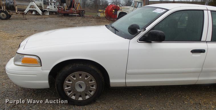image for item DB7256 2003 Ford Crown Victoria Police Interceptor