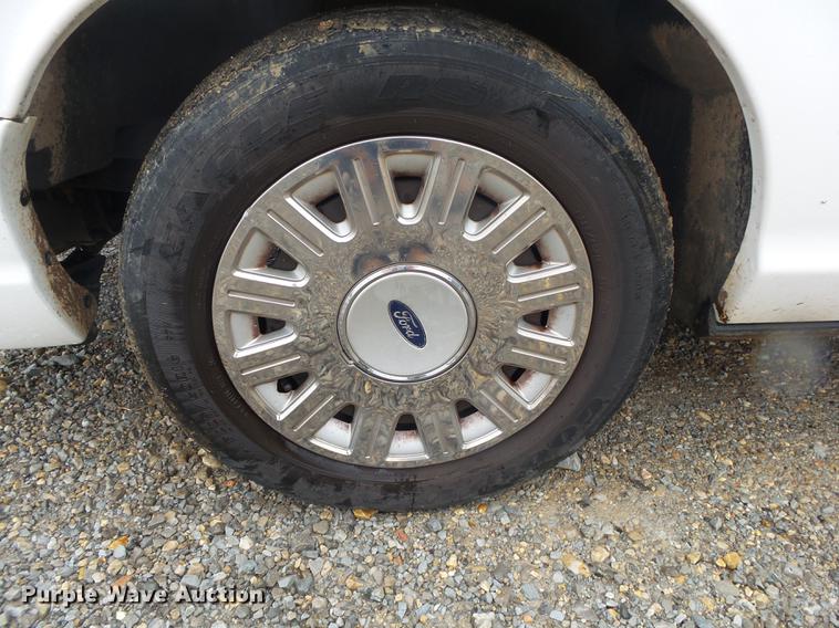 image for item DB7256 2003 Ford Crown Victoria Police Interceptor