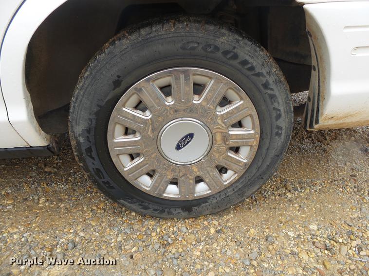 image for item DB7256 2003 Ford Crown Victoria Police Interceptor