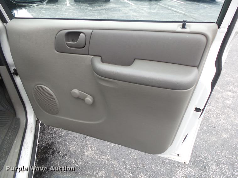 image for item DB7272 2002 Dodge Grand Caravan van