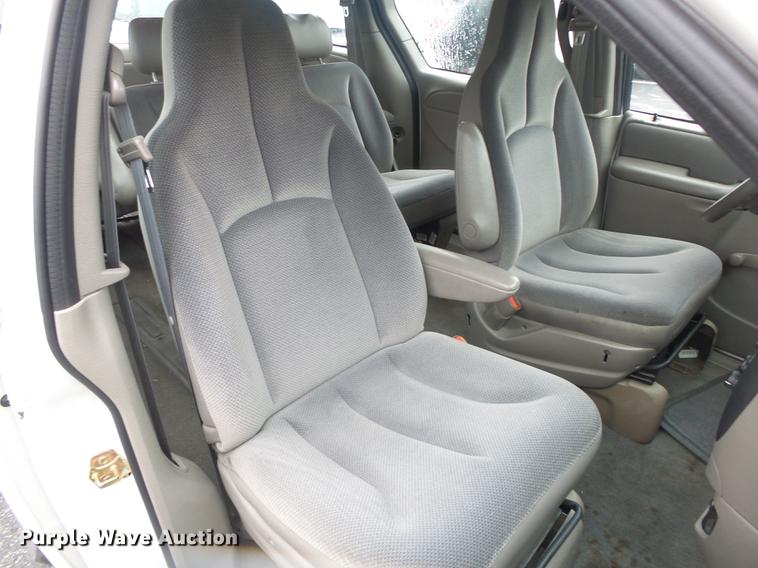 image for item DB7272 2002 Dodge Grand Caravan van