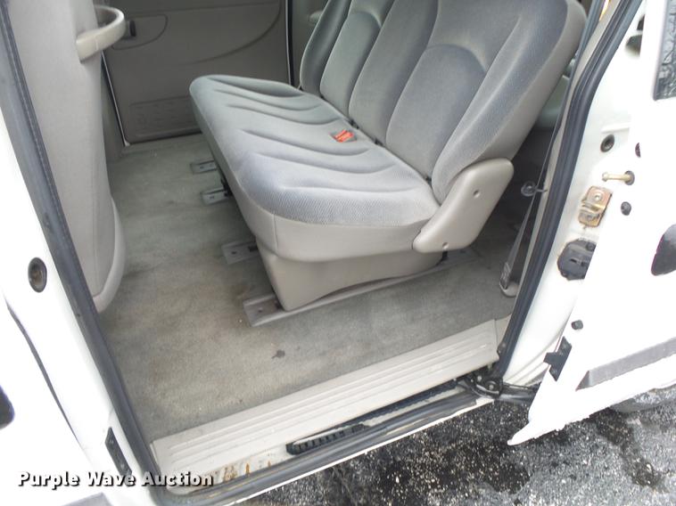 image for item DB7272 2002 Dodge Grand Caravan van
