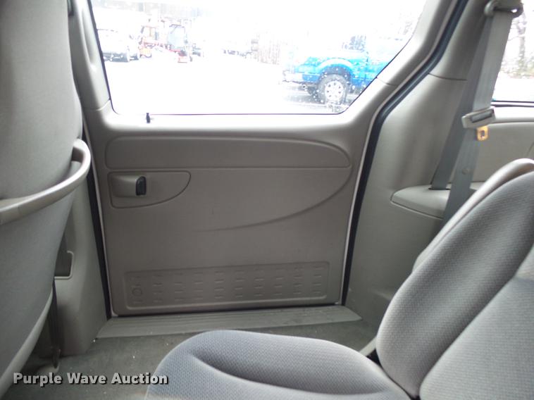 image for item DB7272 2002 Dodge Grand Caravan van