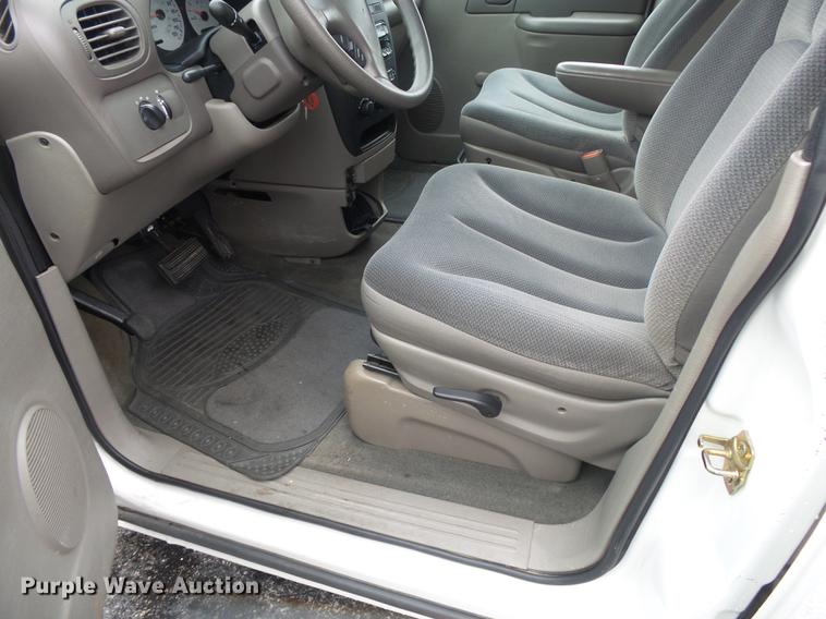 image for item DB7272 2002 Dodge Grand Caravan van