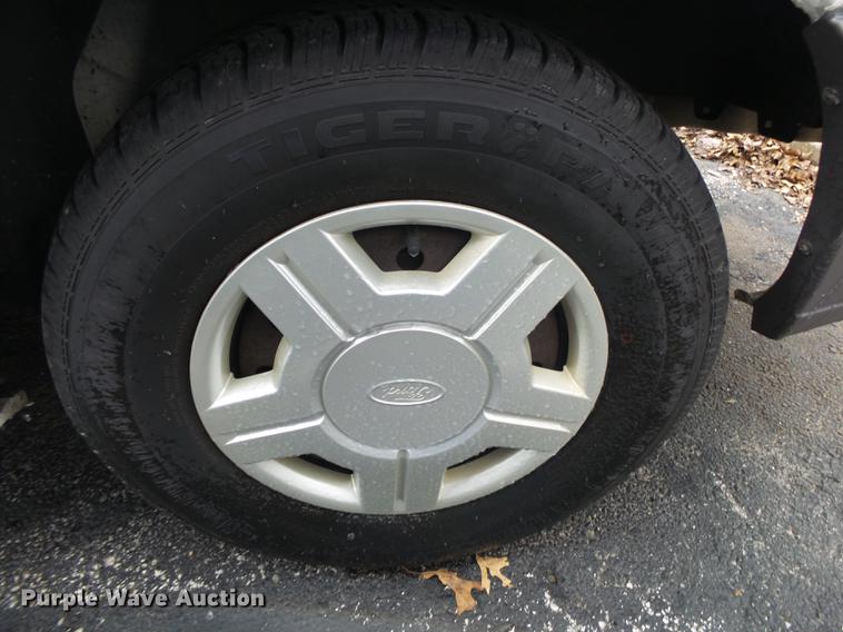 image for item DB7273 2001 Ford Windstar LX van