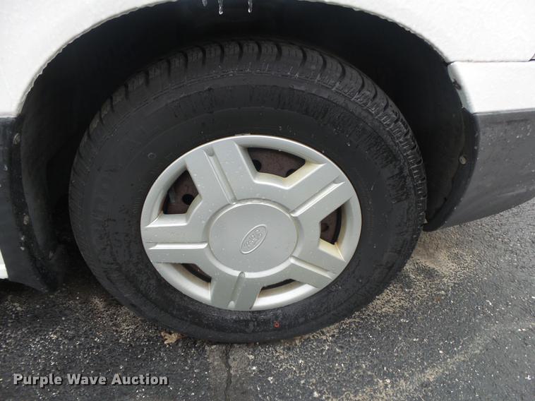 image for item DB7273 2001 Ford Windstar LX van