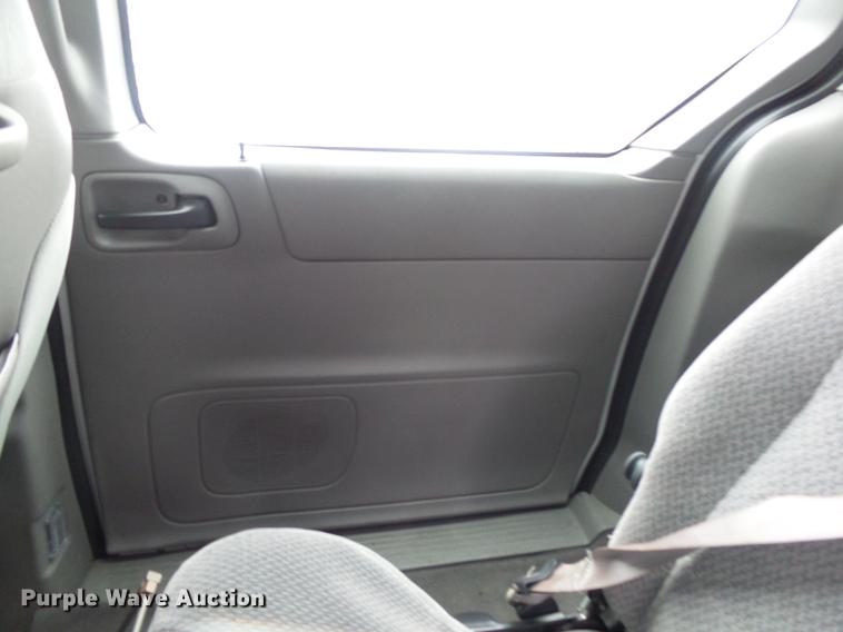 image for item DB7273 2001 Ford Windstar LX van
