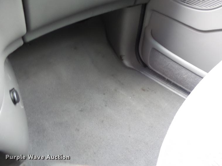 image for item DB7273 2001 Ford Windstar LX van