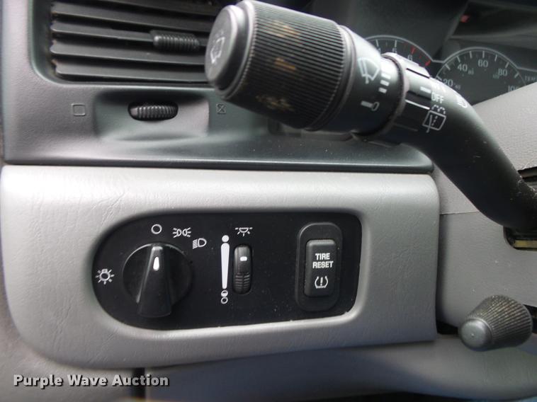 image for item DB7273 2001 Ford Windstar LX van