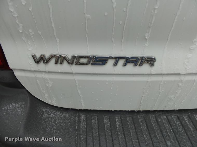 image for item DB7273 2001 Ford Windstar LX van