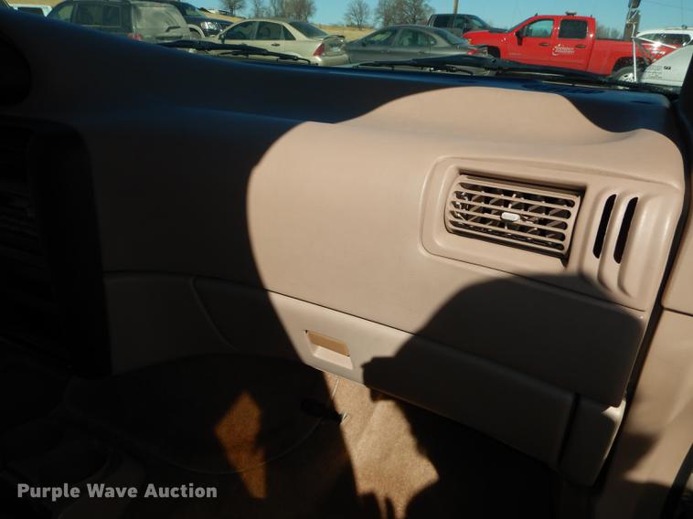 image for item DC0294 1997 Ford Aerostar XLT van