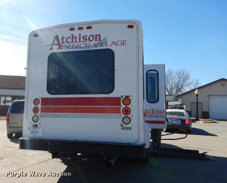 image for item DC0295 2000 Ford Econoline E350 Super Duty Goshen Coach shuttle bus