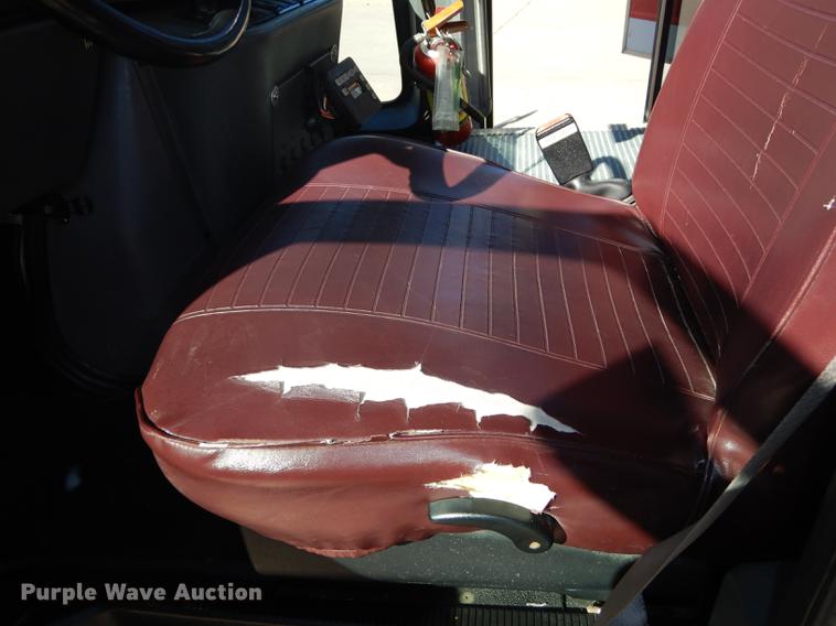 image for item DC0295 2000 Ford Econoline E350 Super Duty Goshen Coach shuttle bus