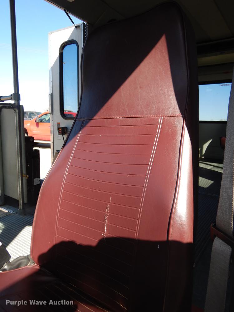 image for item DC0295 2000 Ford Econoline E350 Super Duty Goshen Coach shuttle bus