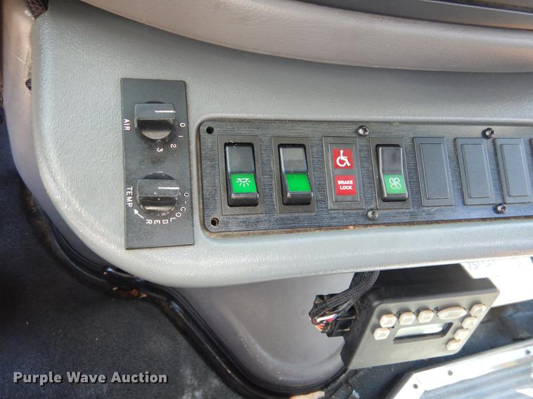 image for item DC0295 2000 Ford Econoline E350 Super Duty Goshen Coach shuttle bus