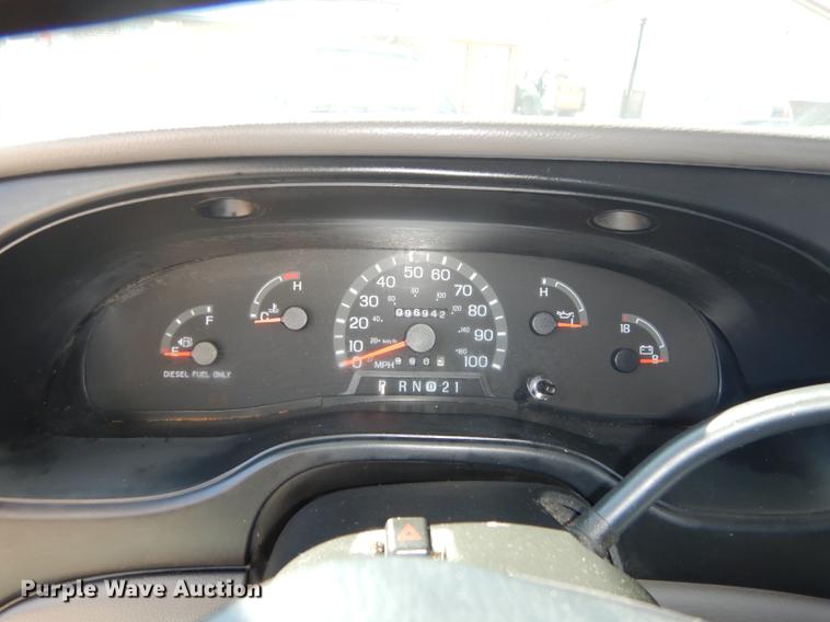 image for item DC0295 2000 Ford Econoline E350 Super Duty Goshen Coach shuttle bus