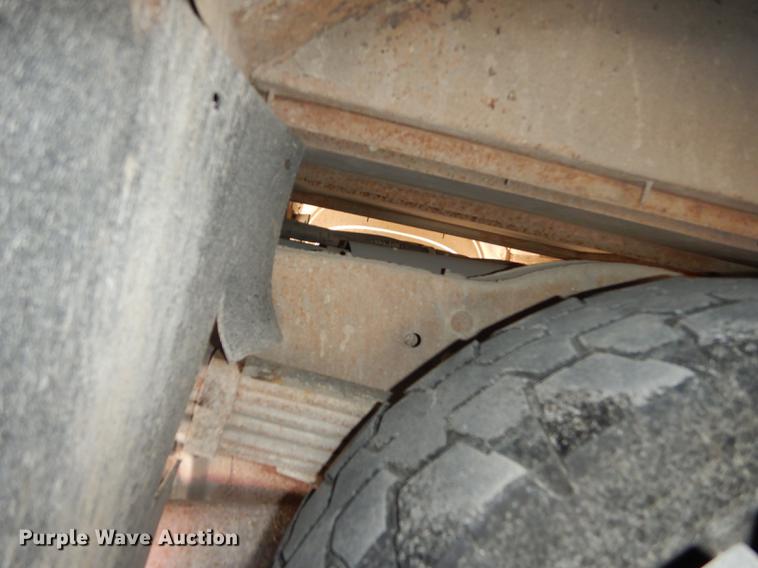 image for item DC0295 2000 Ford Econoline E350 Super Duty Goshen Coach shuttle bus