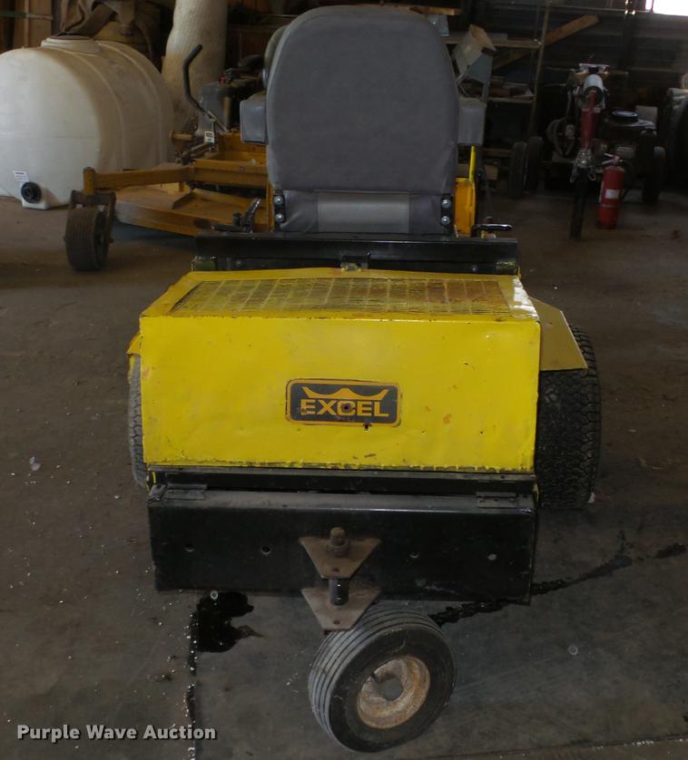 image for item DC0613 Hustler Excel 261 ZTR lawn mower