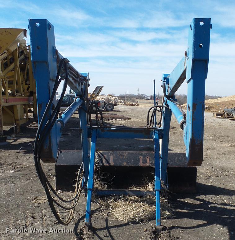 image for item DC0615 Great Bend M110 loader