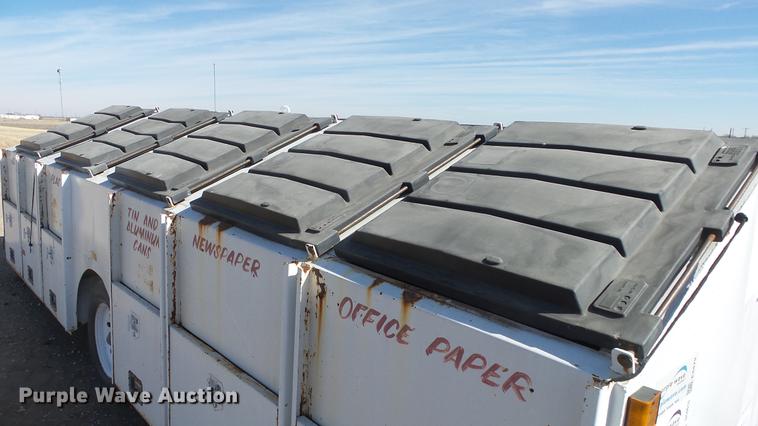 image for item DC0616 2000 Geneva recycle trailer