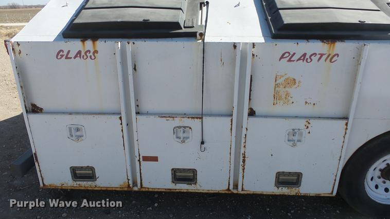 image for item DC0616 2000 Geneva recycle trailer