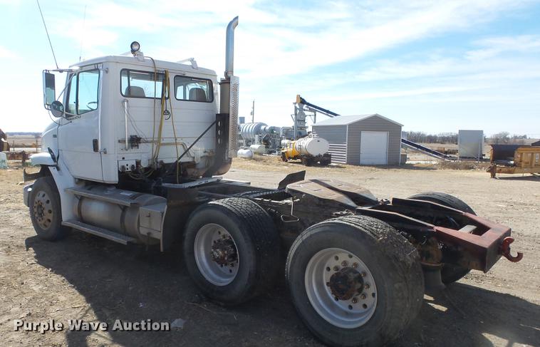 image for item DC0618 2001 Freightliner FL-1 semi truck