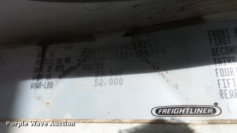 image for item DC0618 2001 Freightliner FL-1 semi truck