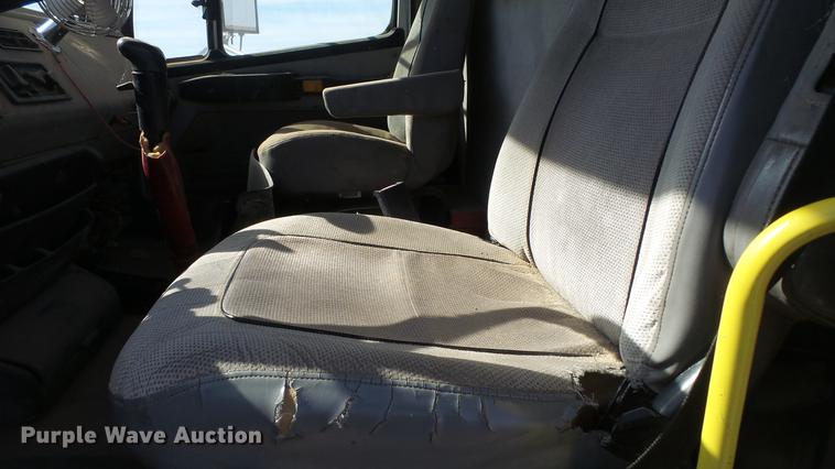 image for item DC0618 2001 Freightliner FL-1 semi truck