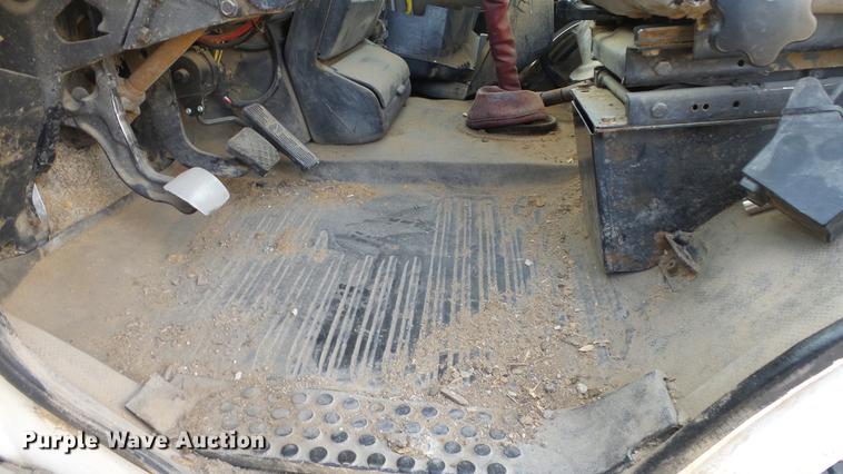 image for item DC0618 2001 Freightliner FL-1 semi truck