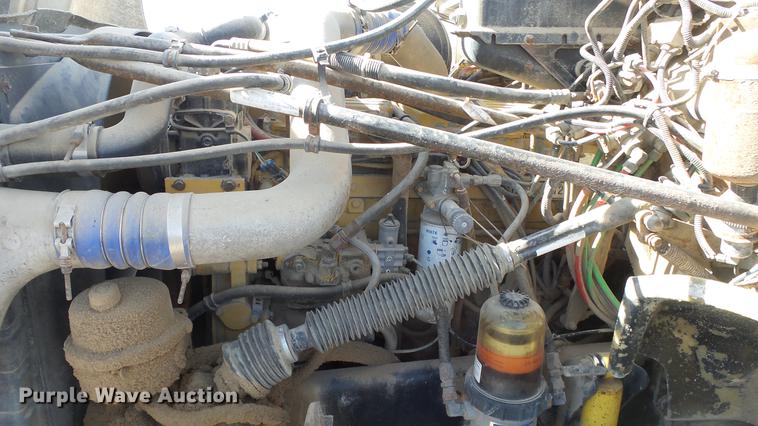 image for item DC0618 2001 Freightliner FL-1 semi truck