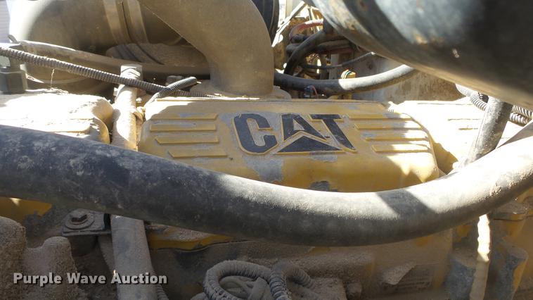 image for item DC0618 2001 Freightliner FL-1 semi truck